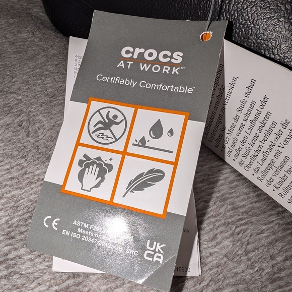 On The Clock Slip Resistant Slip On unisex Crocs - Picture 11 of 12